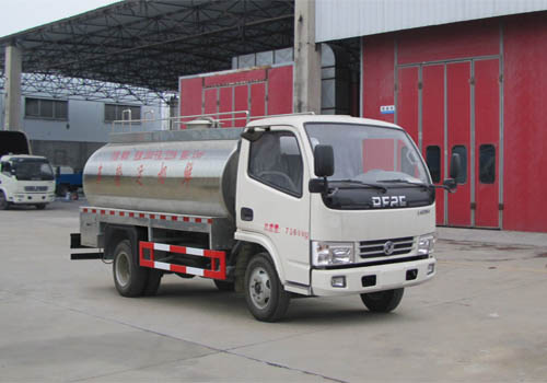5吨国五朝柴鲜奶运输车
