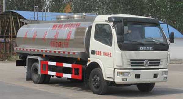 8吨国四鲜奶运输车