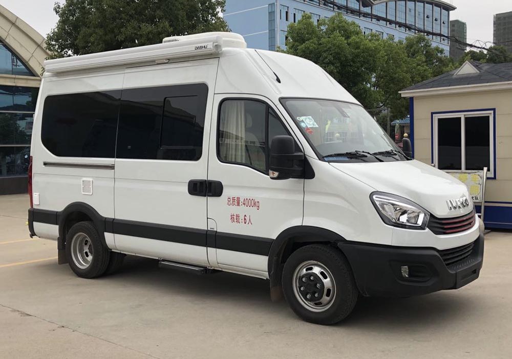 程力威牌CLW5041XLJN6DP型旅居车