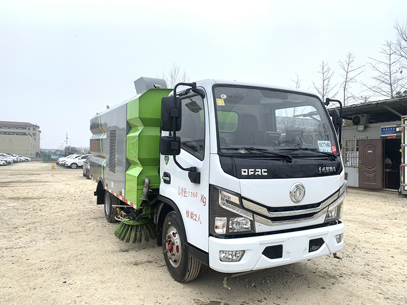 准新小多利卡洗扫车