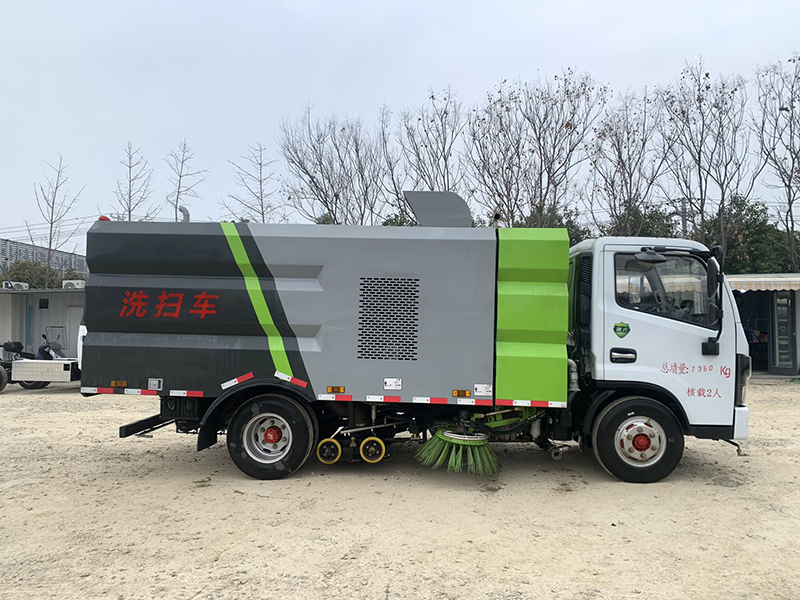 准新小多利卡洗扫车